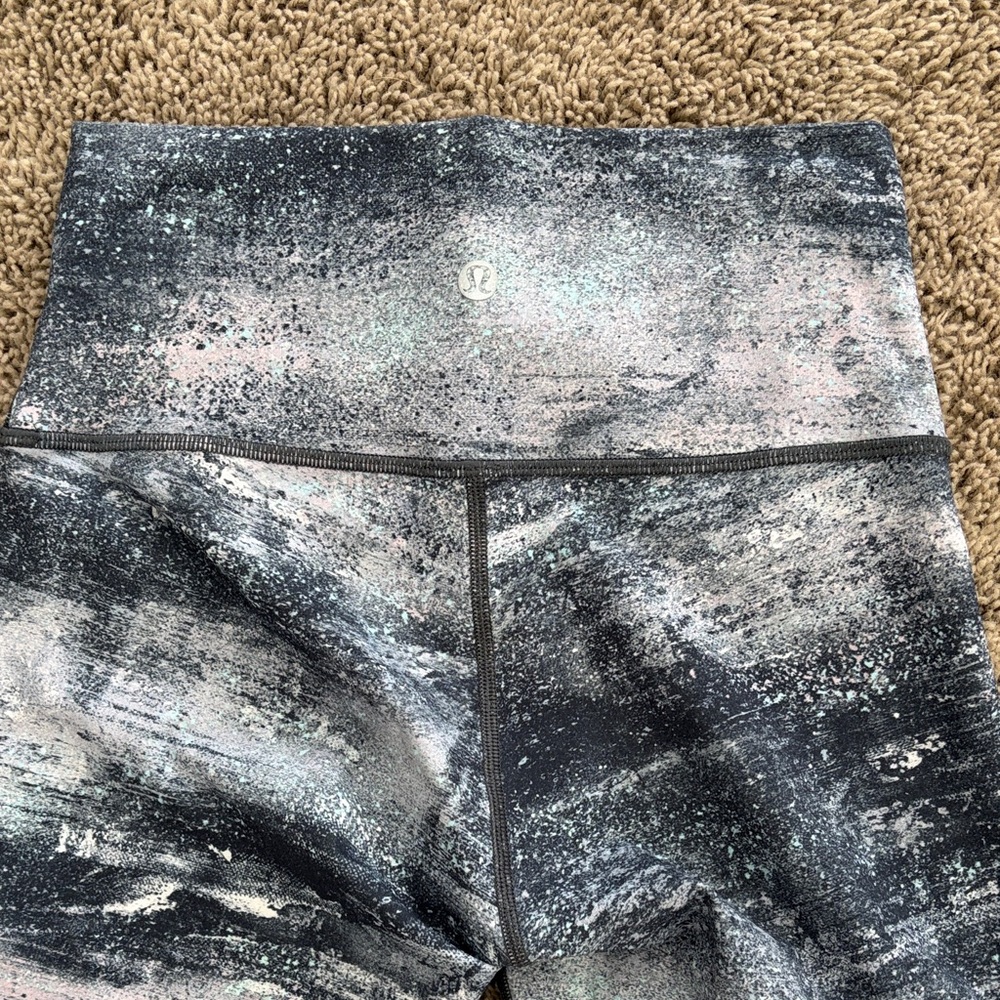 Lululemon Wunder Under High-Rise Tight 25" - Size 4 - Picture 7 of 8